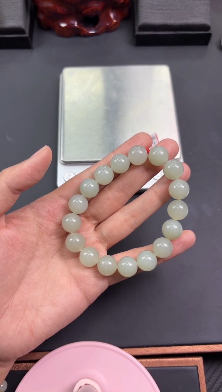 【闪购商品】和田玉手串未镶嵌且末微色差近矿卡12