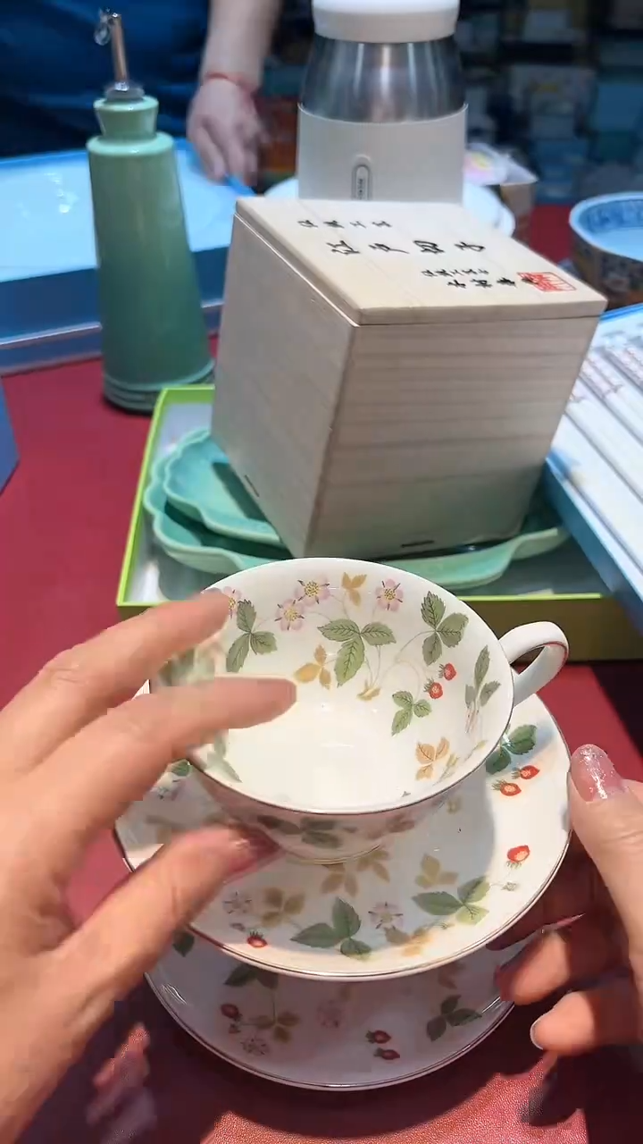 【闪购商品】瓷片锅碗瓢盆一件不剩