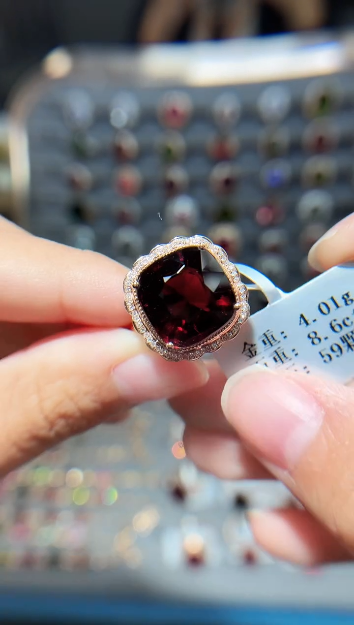 18K金镶嵌戒指碧玺8.6ct