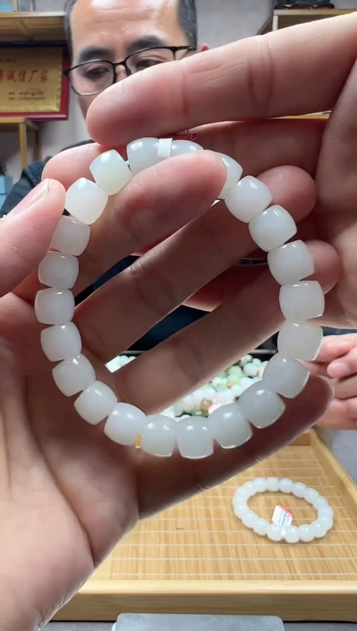 【闪购商品】和田玉手串未镶嵌10且末白