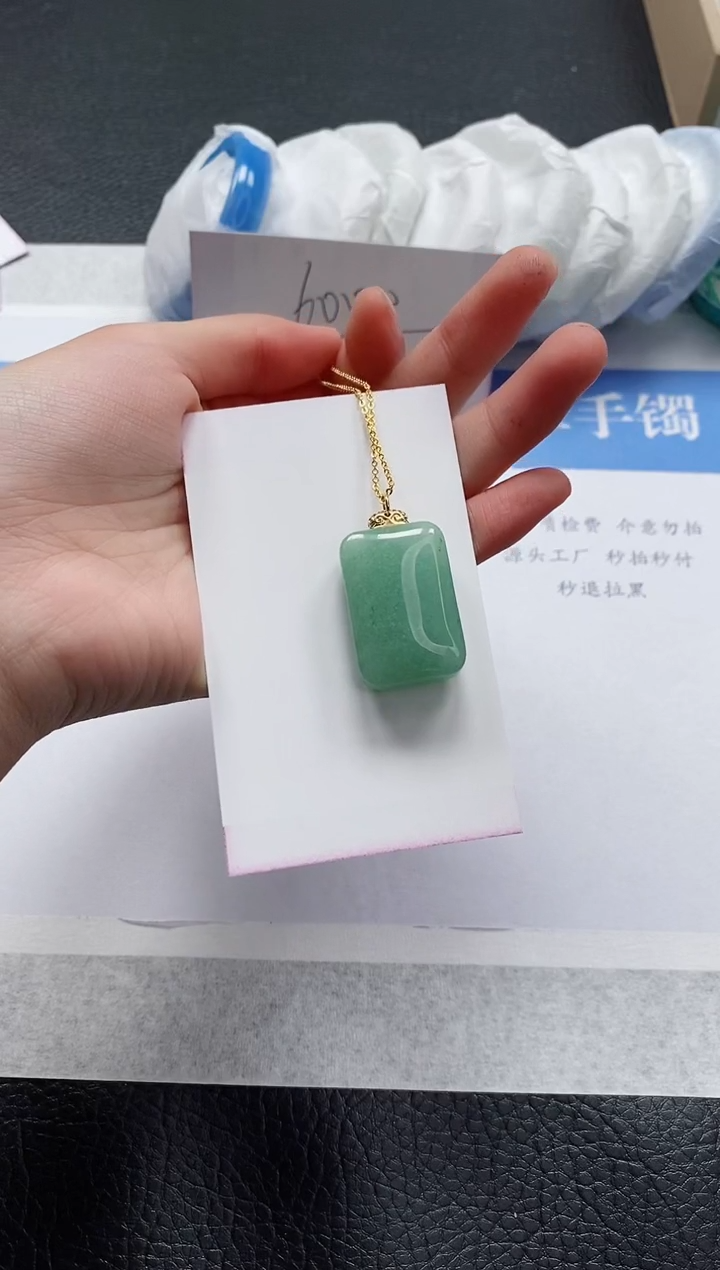 【闪购商品】石英质玉手镯未镶嵌吊坠