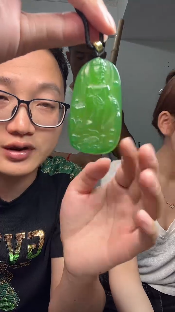 玛瑙/玉髓颈饰未镶嵌3658天然珠宝玉石满绿观音吊坠多样性发一个