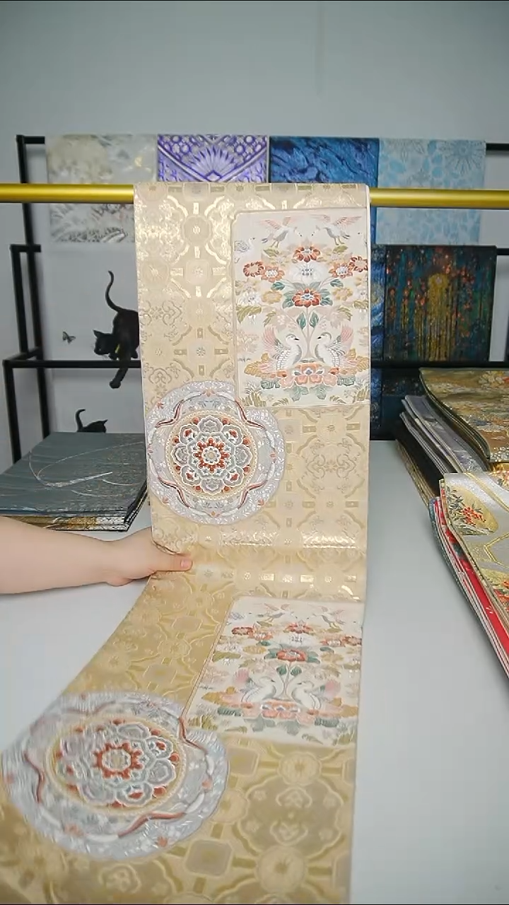 织绣织锦19花鸟宝箱