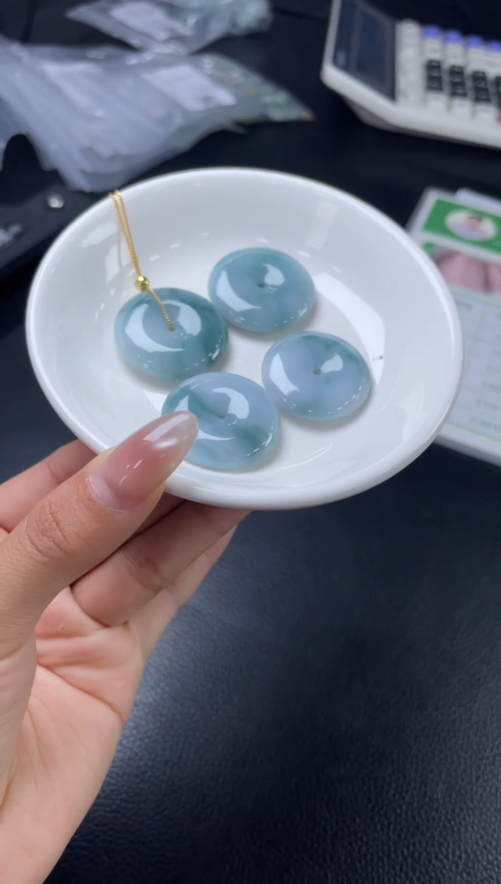 【闪购商品】翡翠吊坠(赠链)未镶嵌PQGJ776-1多样性发一