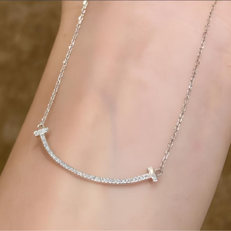 【梵璇高定】0507 重金 小微笑白项链 ZSXL