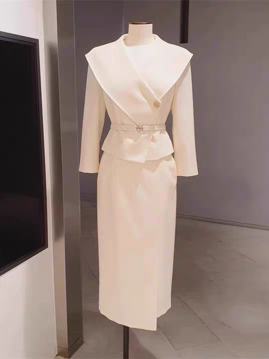 春夏大翻领收腰上衣搭配半身裙气质优雅甜美套装