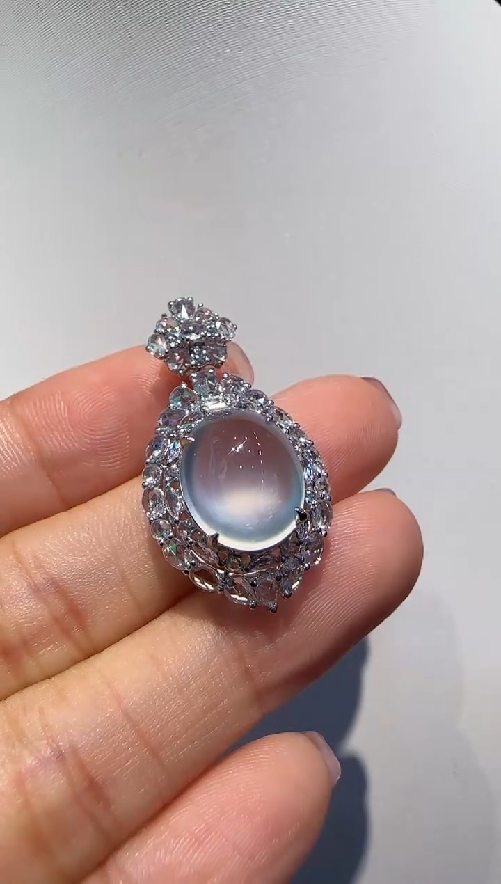 【闪购商品】翡翠吊坠(不含链)18K金镶嵌蛋面吊坠