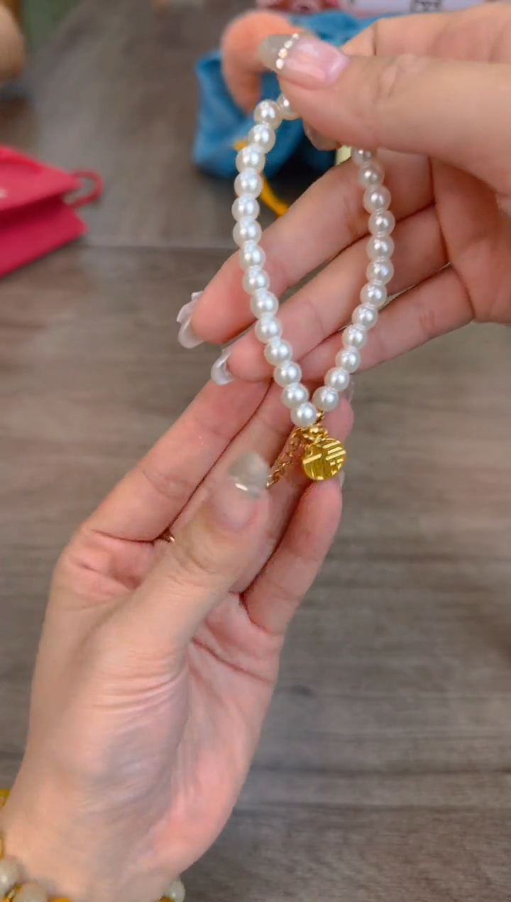 瓷片新号开播漏不停@@CQ1244