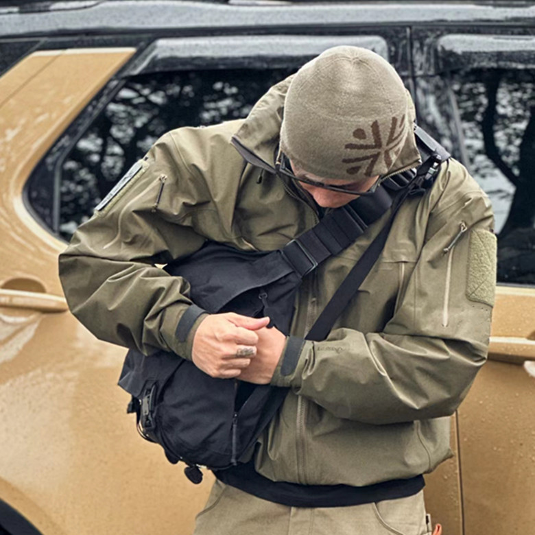 全溢胶尼龙66＋90绒压胶内胆！男女户外登山滑雪防风防水硬壳冲锋衣