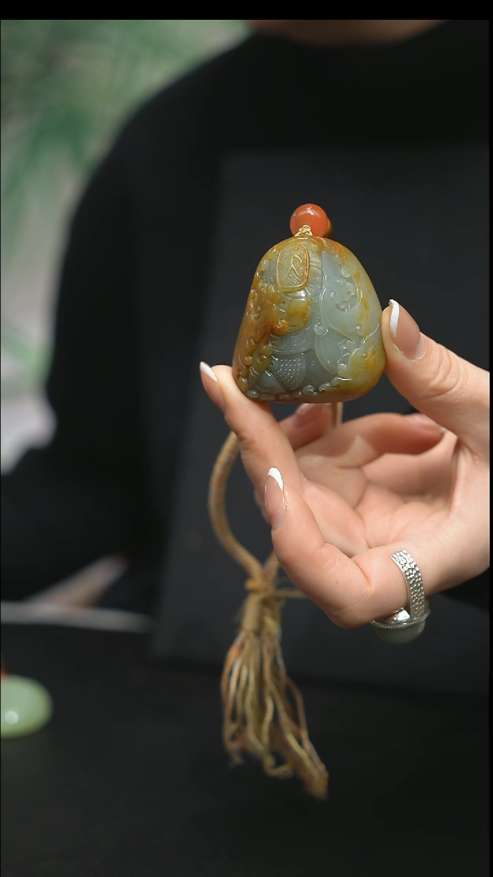 未镶嵌和田玉把件今***年未镶嵌 和田玉 把件 今*年