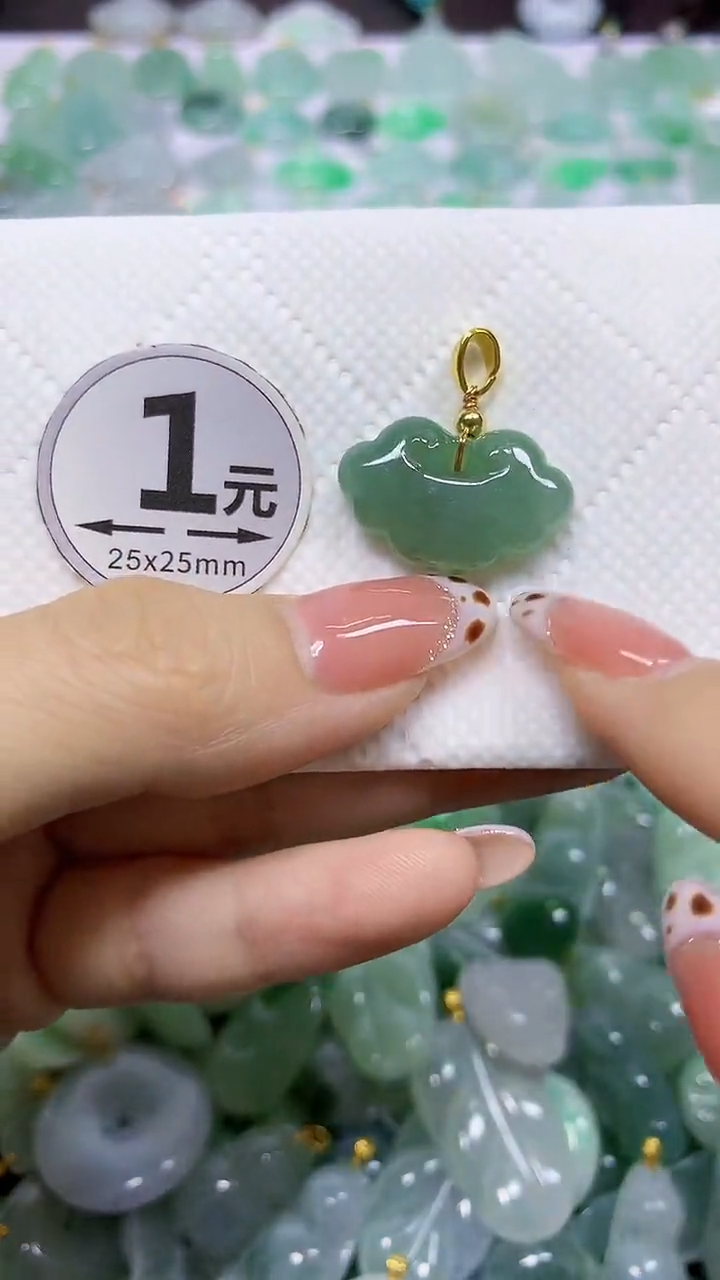 颈饰未镶嵌翡翠天然翡翠A货