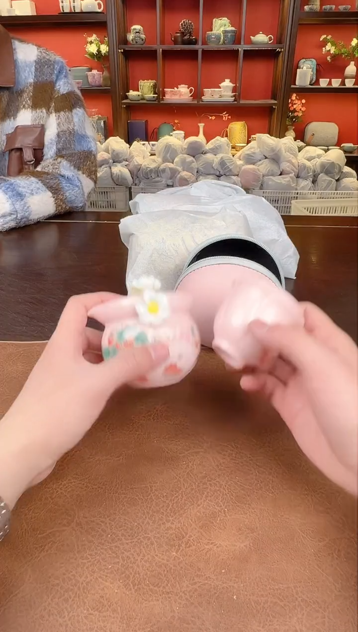 【闪购商品】草莓兔1111111111111