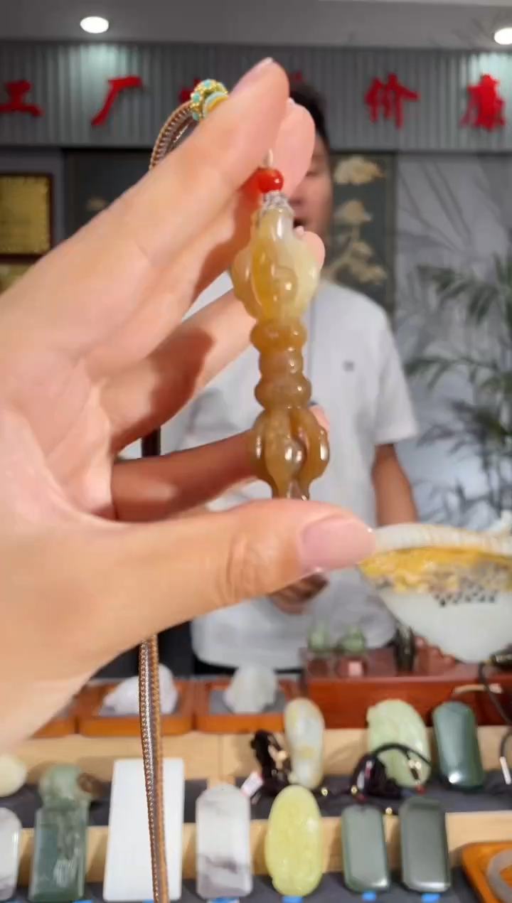 和田玉未镶嵌颈饰1