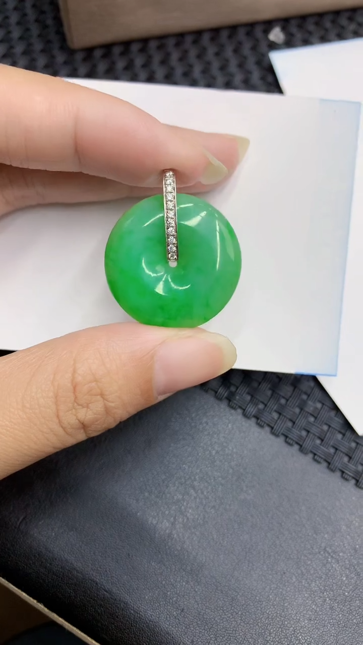 【闪购商品】翡翠颈饰18K金镶嵌            8