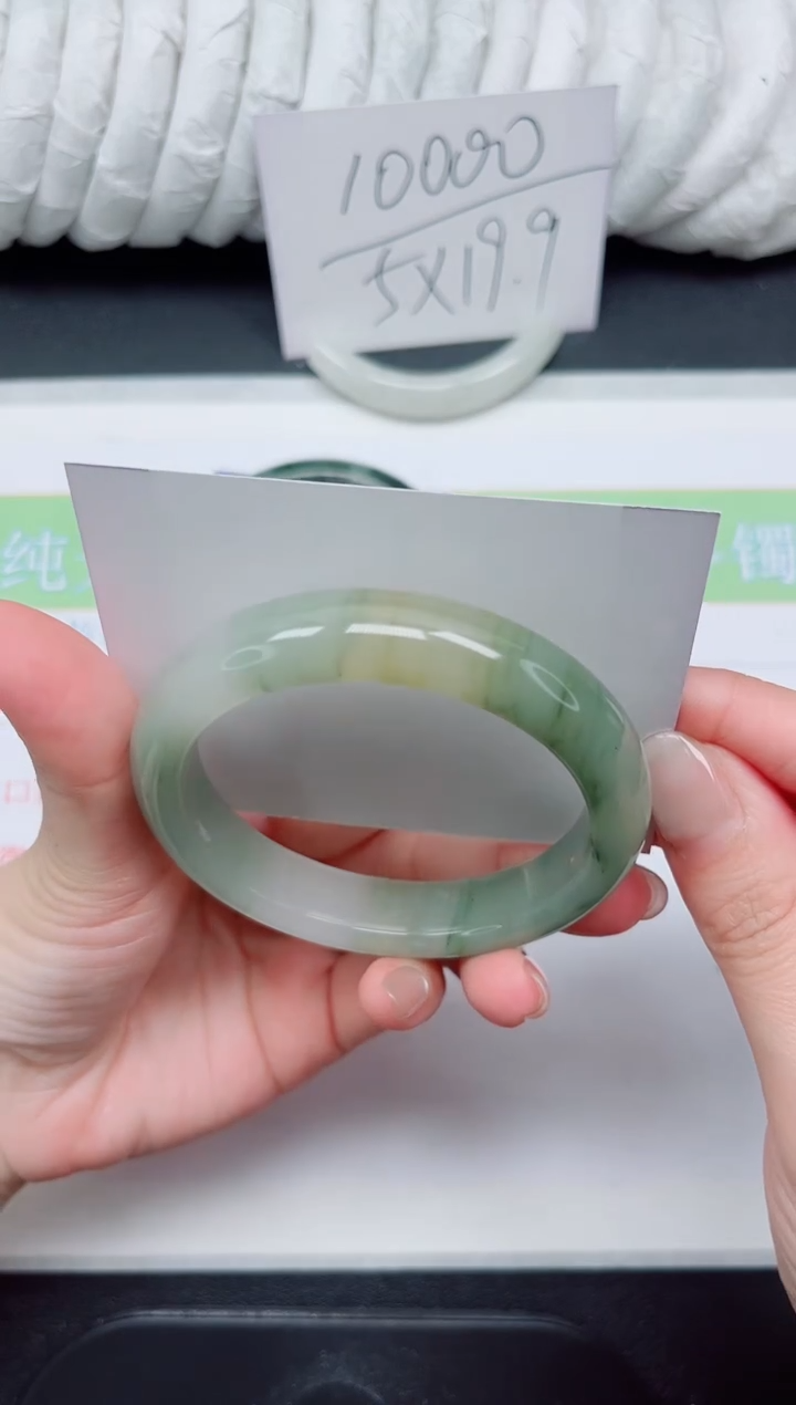 【闪购商品】石英质玉手镯未镶嵌88-58.3