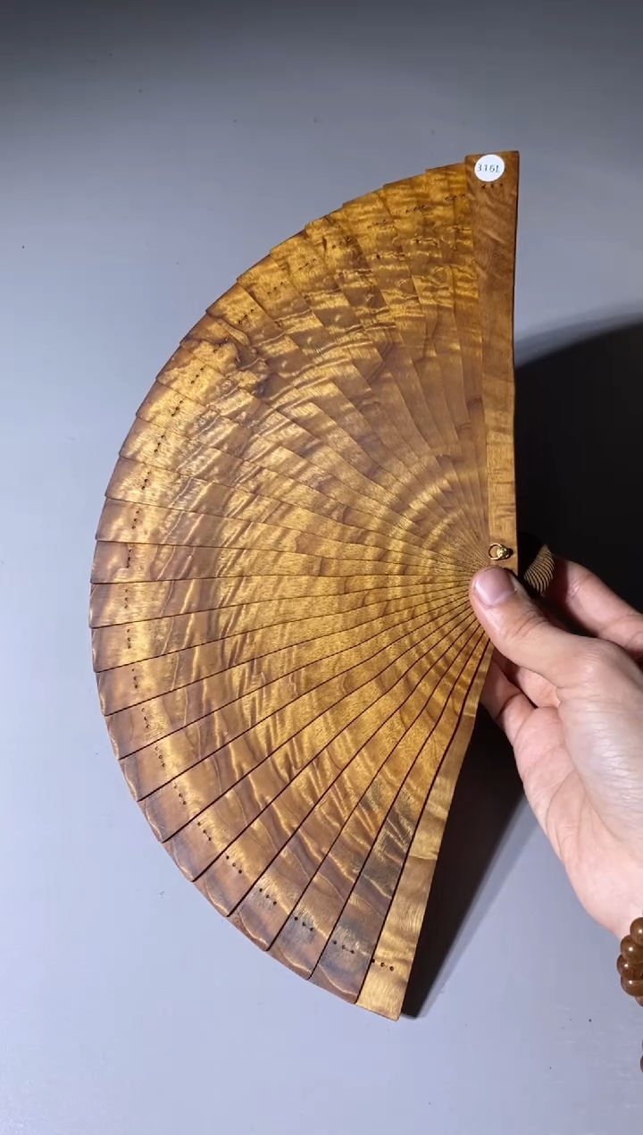 【闪购商品】金丝楠木雕316号18cm精品金丝楠扇子