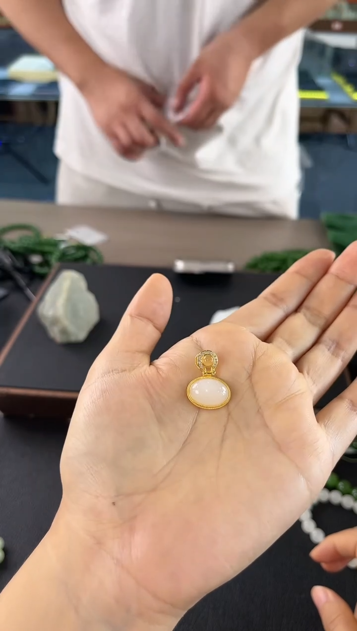 和田玉未镶嵌吊坠(不含链)吊坠