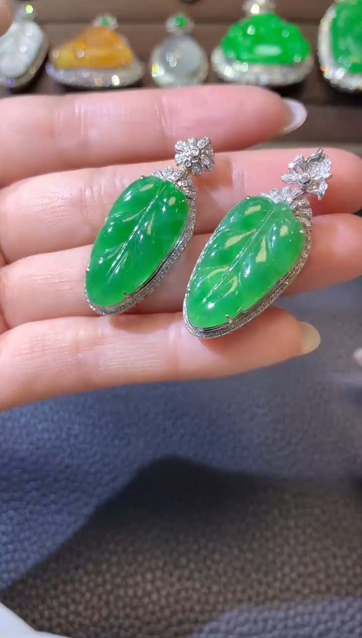 【闪购商品】翡翠吊坠(不含链)18K金镶嵌A14多样性发一件