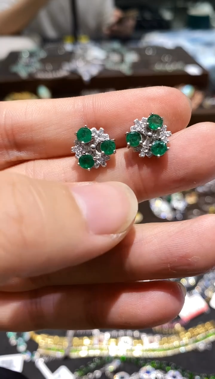 【闪购商品】祖母绿耳饰银S925镶嵌耳钉