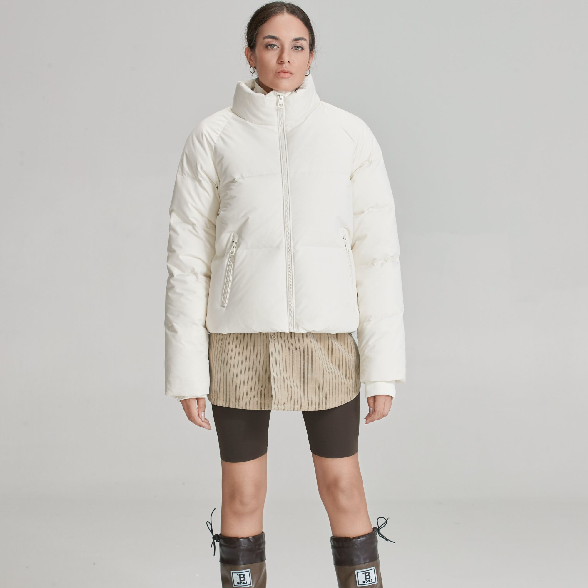 【0八八】2025新款女短款鹅绒服4011