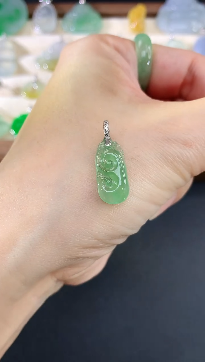 吊坠(不含链)18K金镶嵌翡翠16|1380