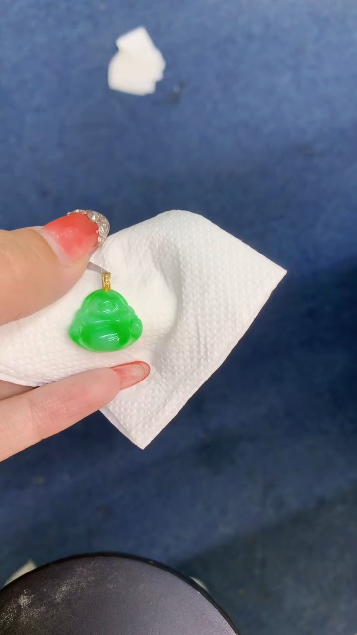 颈饰18K金镶嵌翡翠1