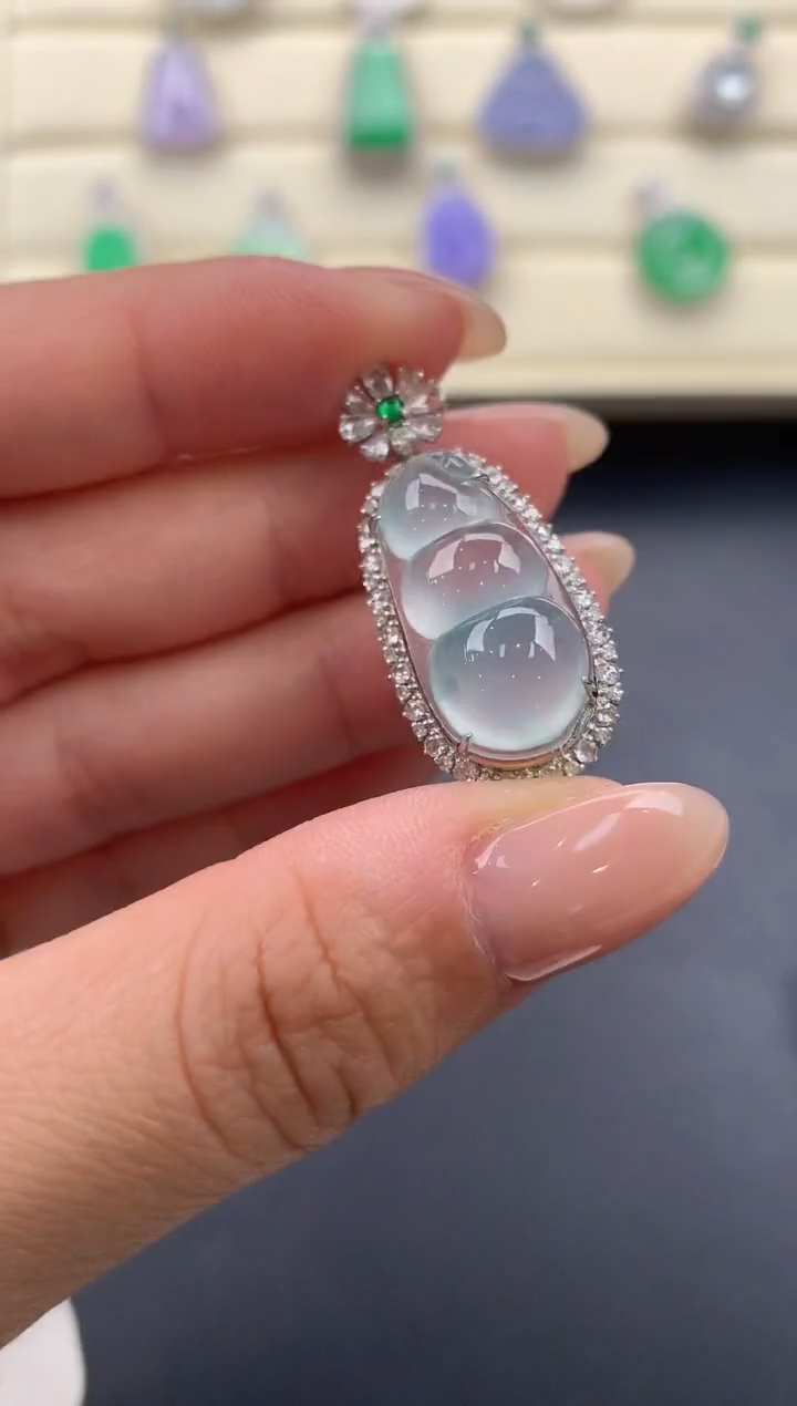 【闪购商品】翡翠颈饰18K金镶嵌Q461       