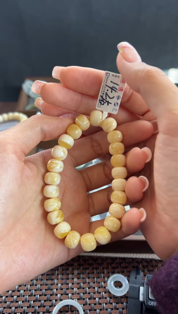 【闪购商品】蜜蜡手串未镶嵌628买断