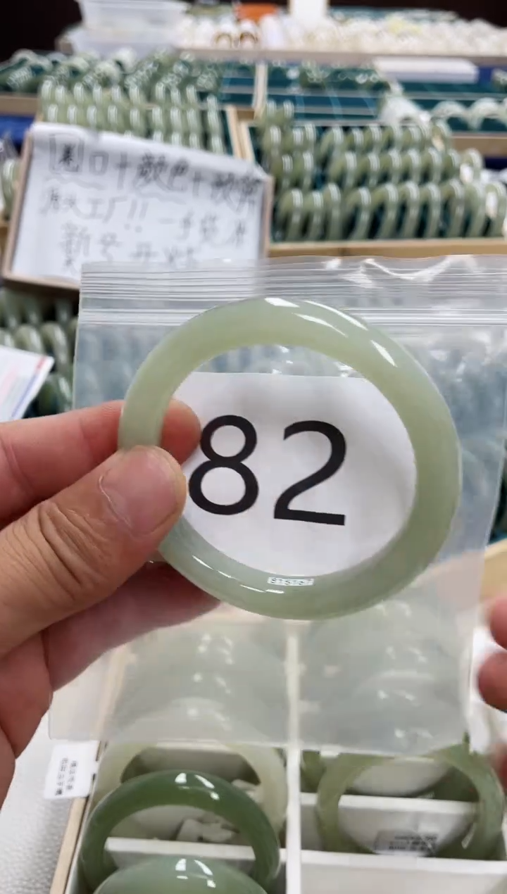 和田玉手镯未镶嵌和田玉手镯59 圈口82 号