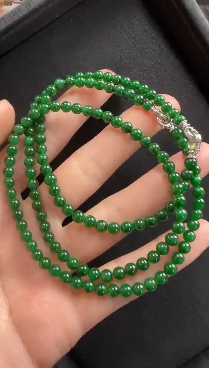 颈饰18K金镶嵌翡翠333玉珠一条