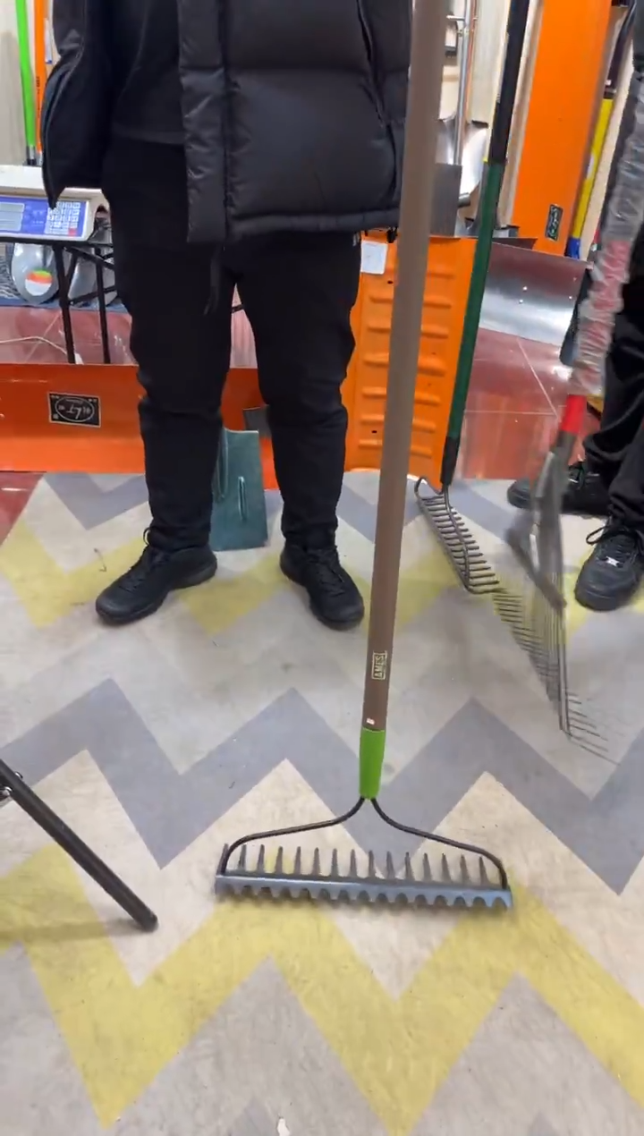 灰色纤维柄耙子0017