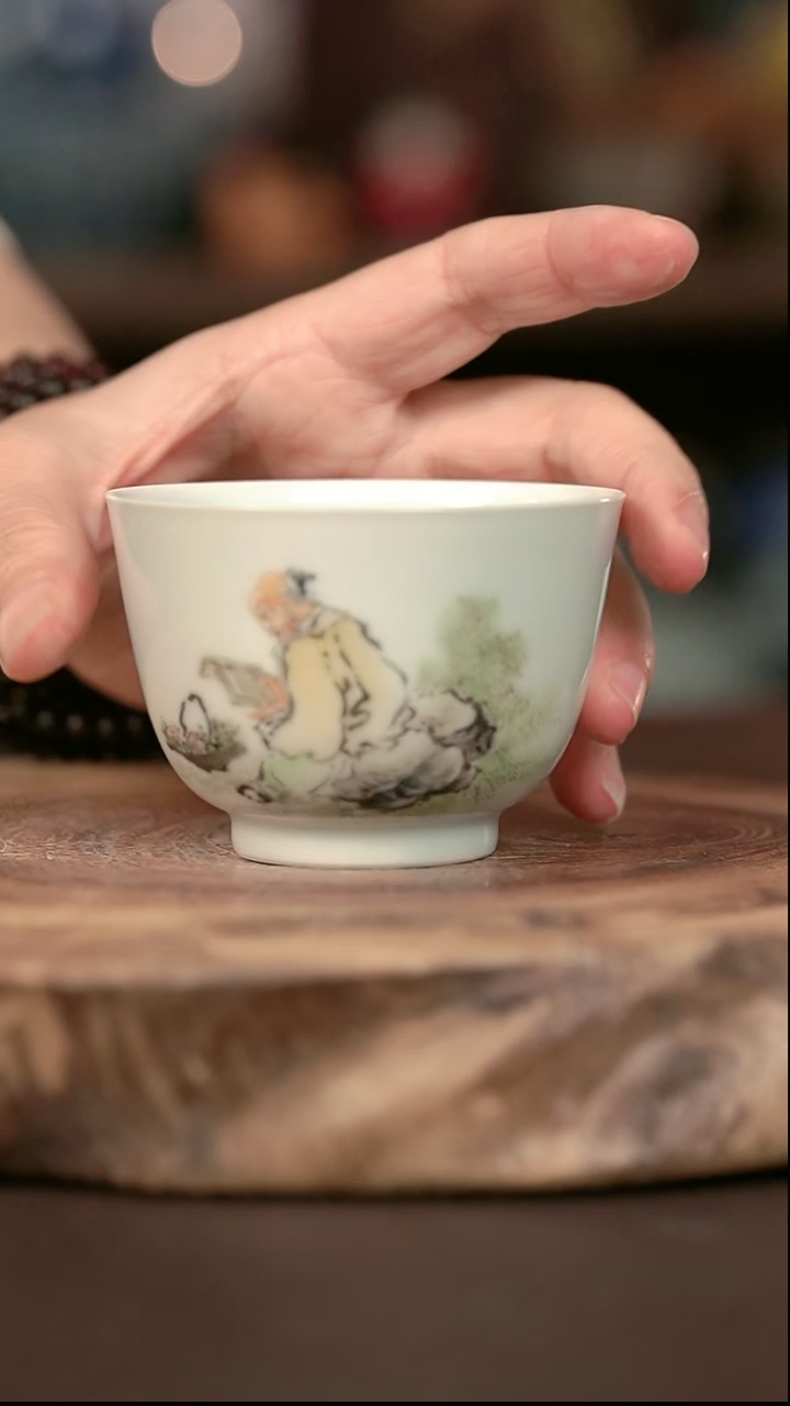 手绘微瑕高温现代瓷  气窑   釉上彩 人物 中薄胎 缸杯 90c