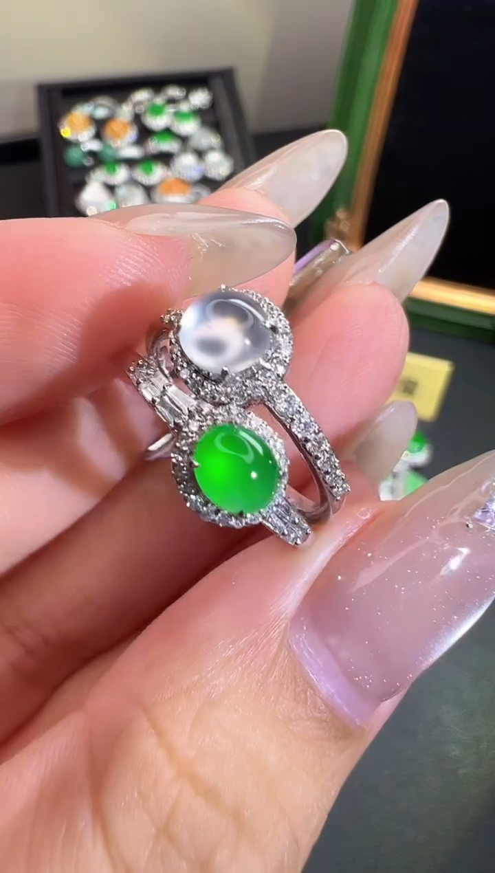 18K金镶嵌戒指翡翠翡翠