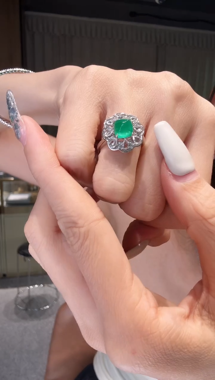 铂Pt950镶嵌戒指祖母绿CE0958