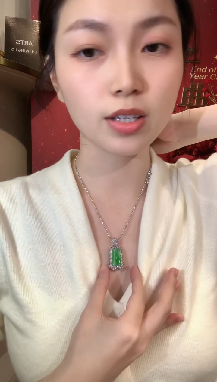 吊坠(不含链)18K金镶嵌翡翠做*己冬日珠宝W71