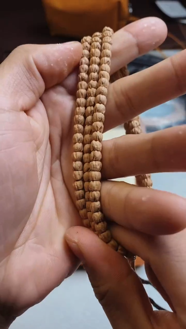 柏香籽/百香籽手串A01直切方块