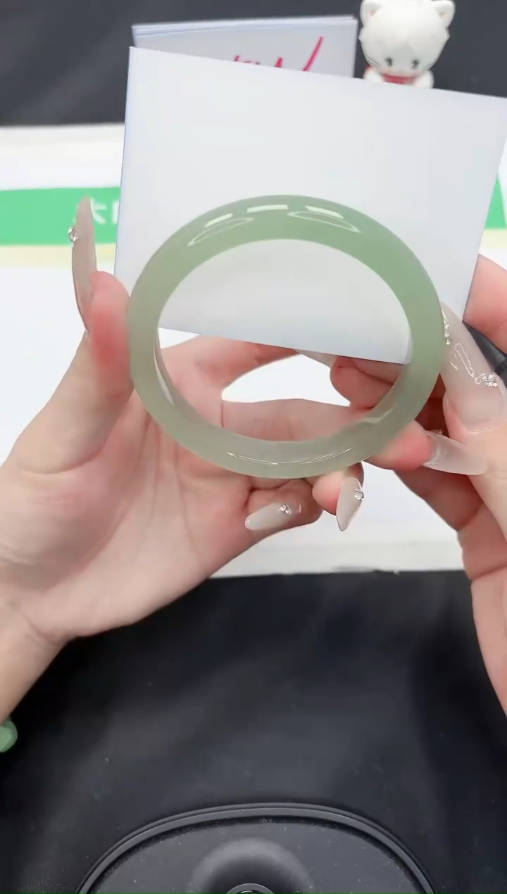 【闪购商品】石英质玉手镯未镶嵌89-62.6