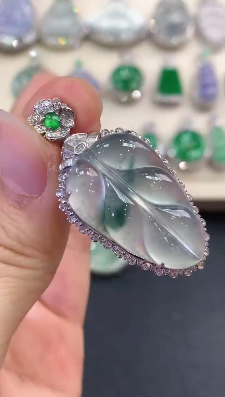 【闪购商品】翡翠吊坠(不含链)18K金镶嵌C121