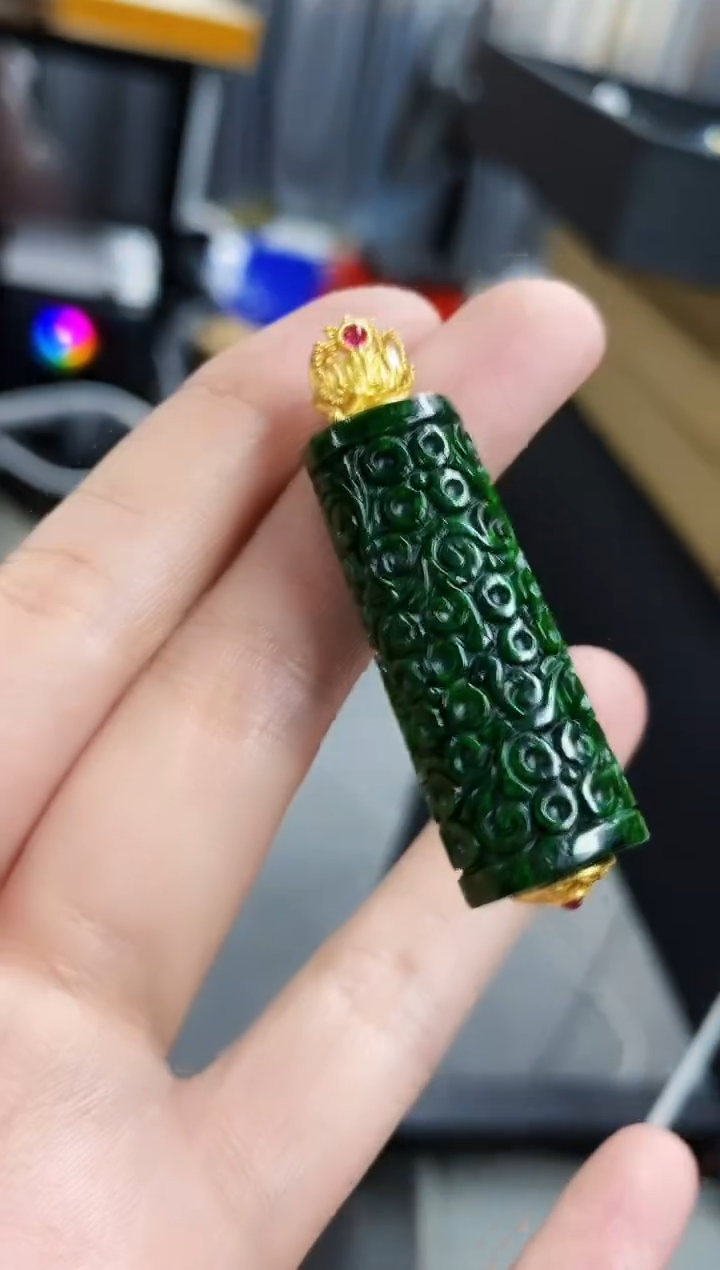 颈饰未镶嵌翡翠吊坠