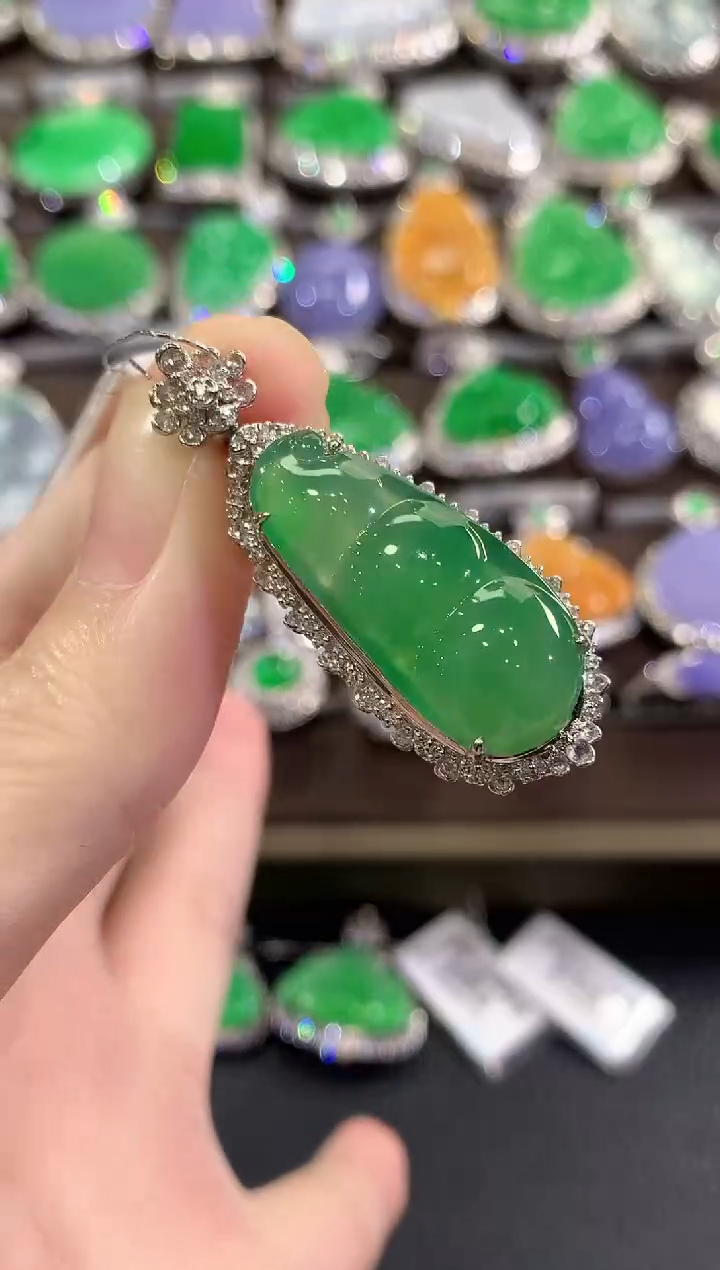 吊坠(不含链)18K金镶嵌翡翠冬日珠宝E42