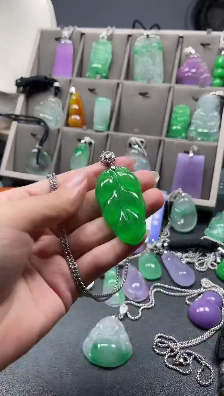 W*。  缅甸a货挂件 所见即所得