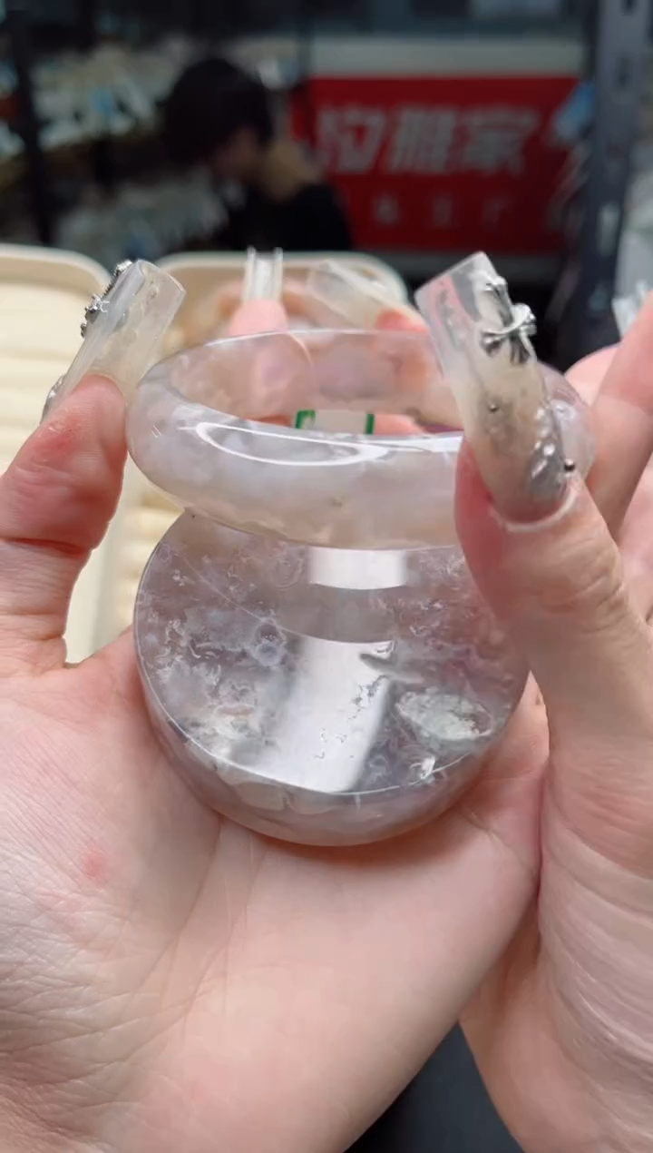 石英质玉手镯未镶嵌60圈口（赠品镯心）6889022