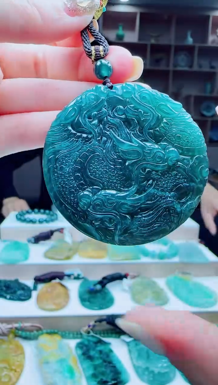 颈饰未镶嵌翡翠多样性发其一79558      九龙圆牌