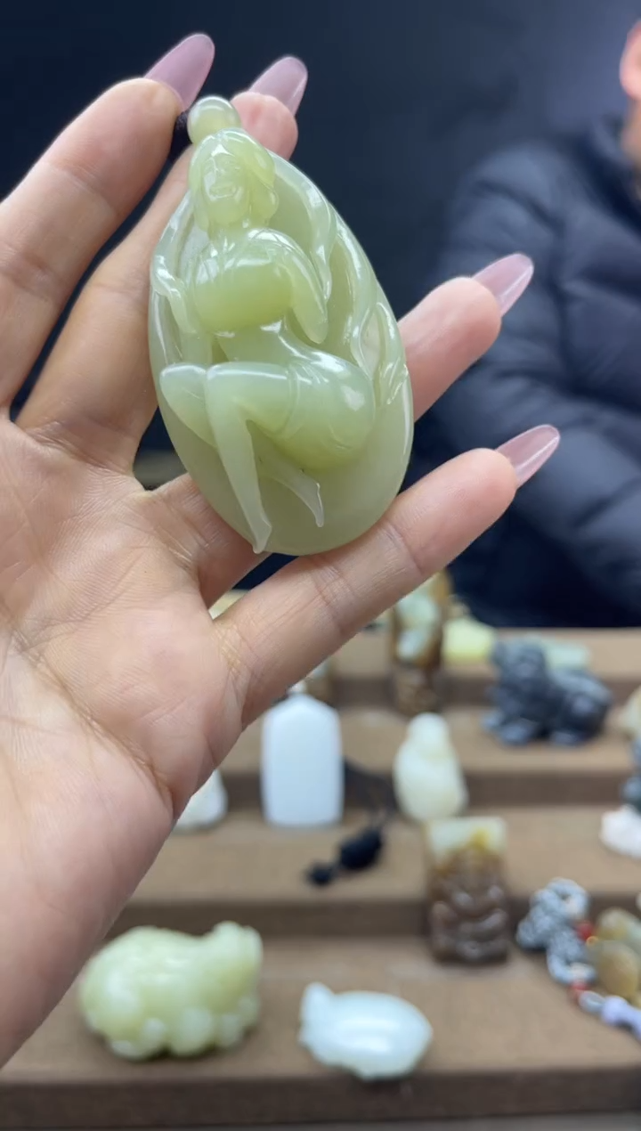 颈饰未镶嵌和田玉1