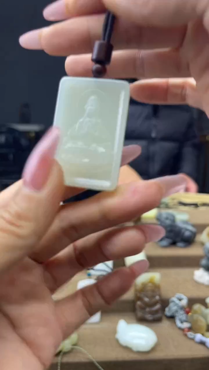 颈饰未镶嵌和田玉1