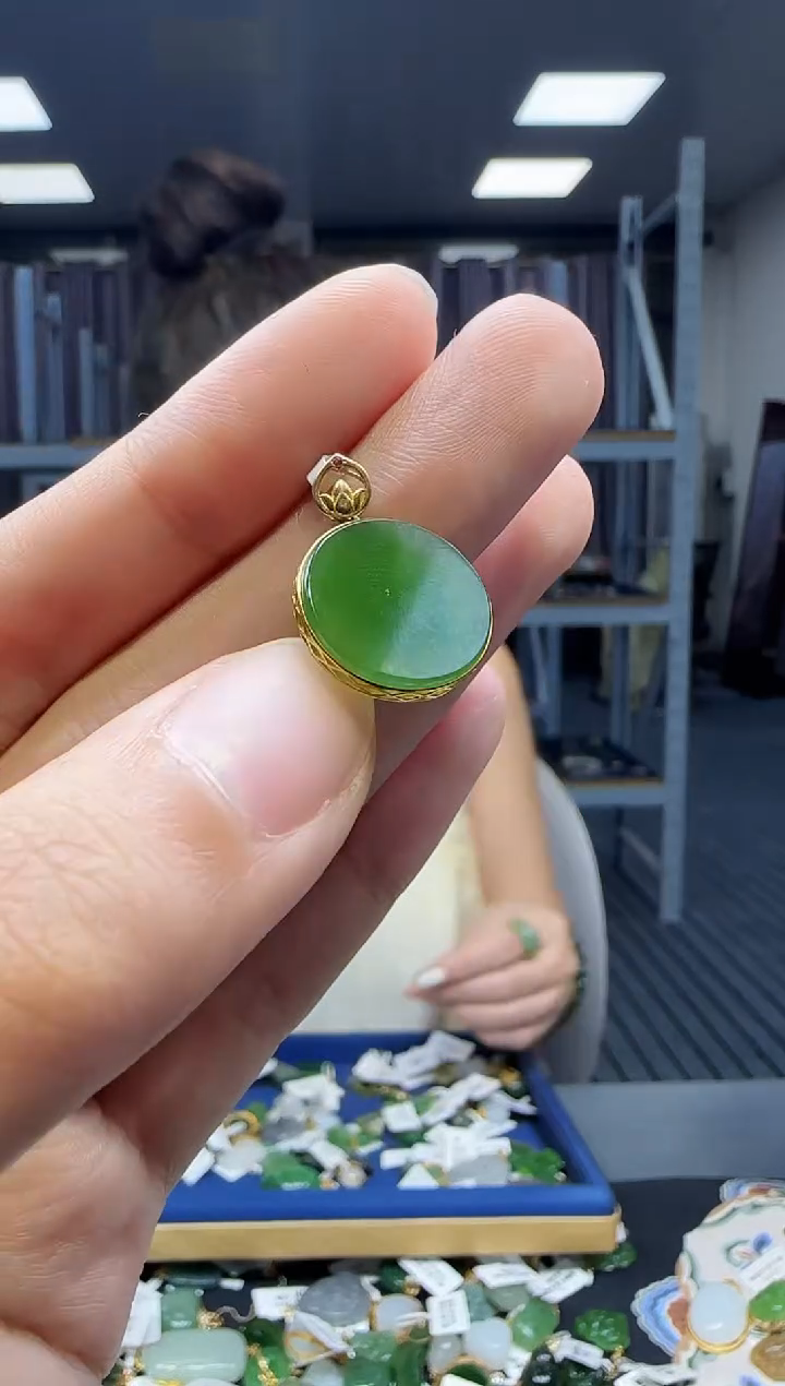 和田玉18K金镶嵌挂件1