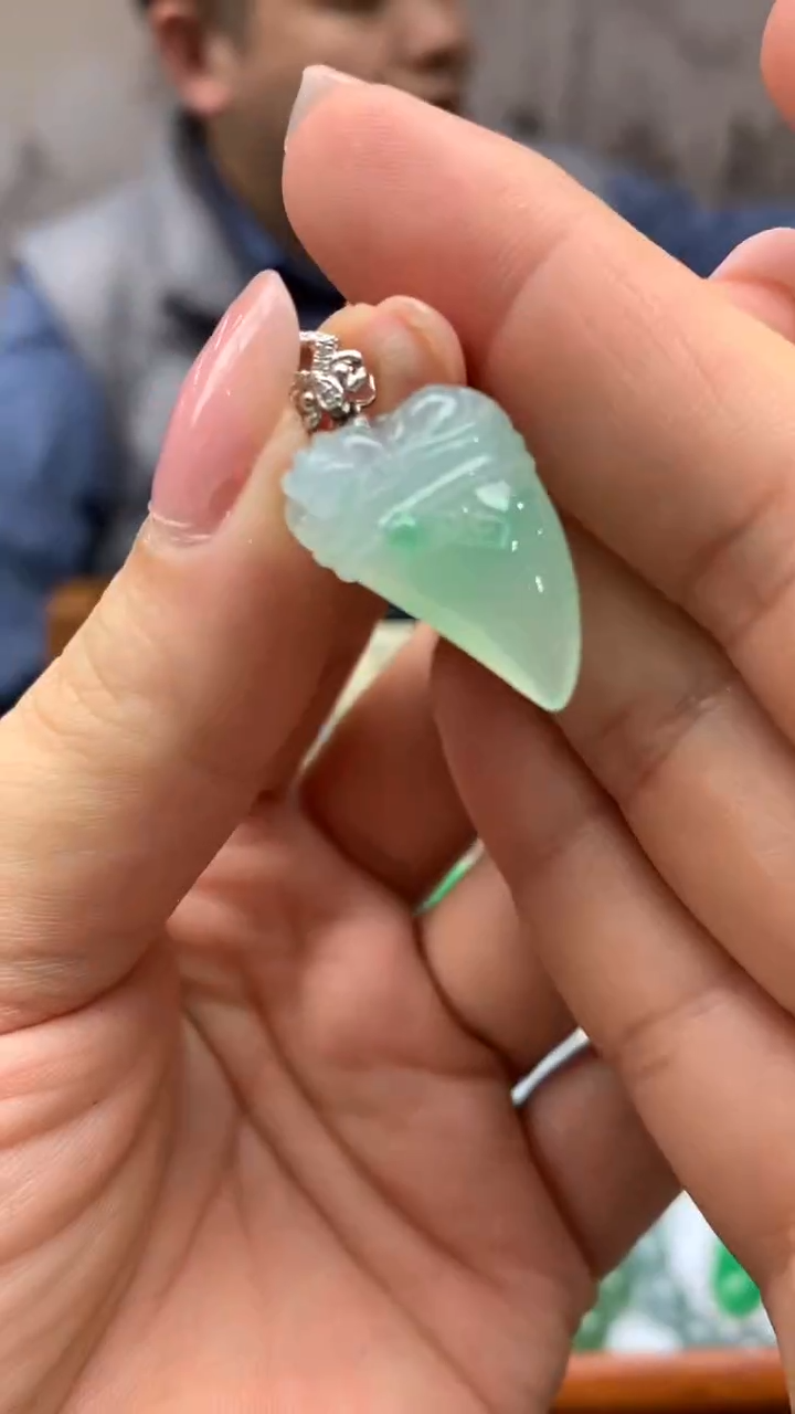 【闪购商品】翡翠颈饰18K金镶嵌29-天然翡翠