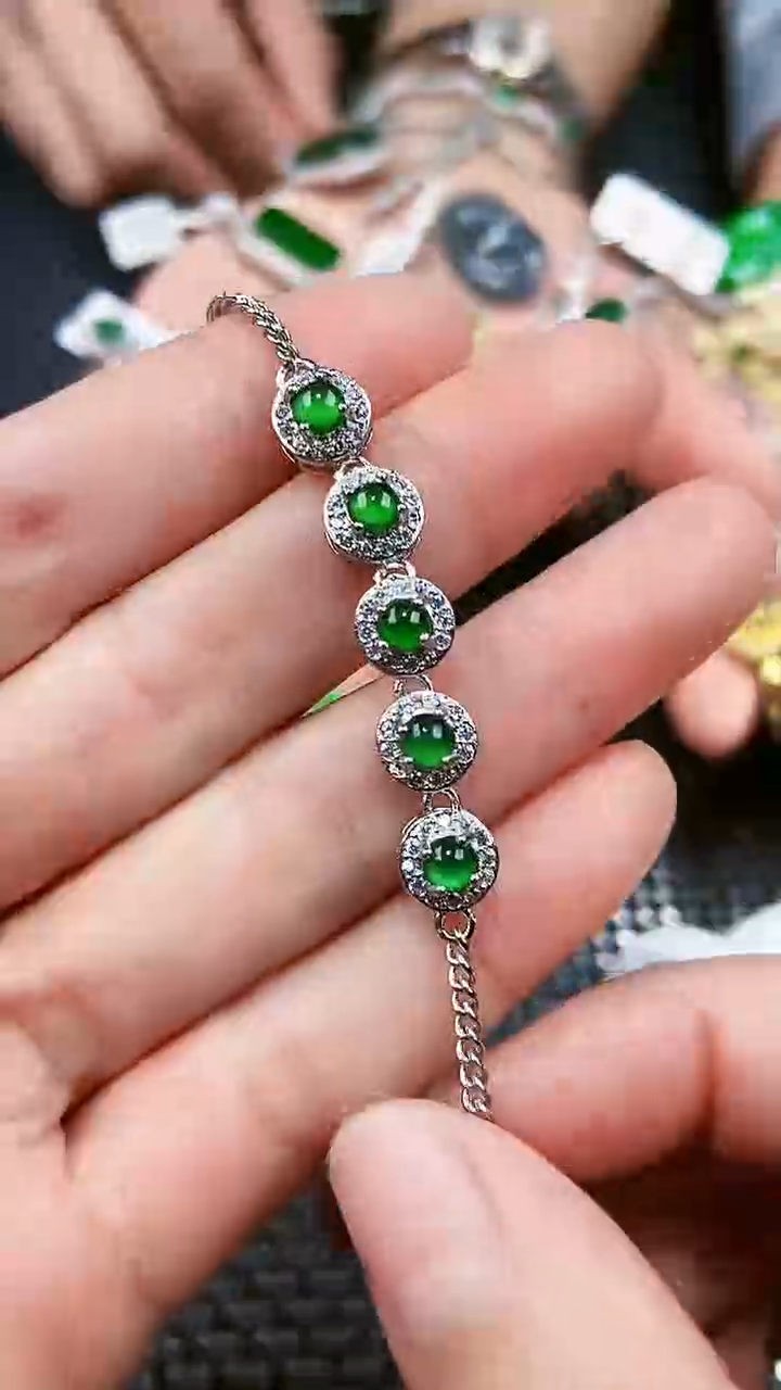 【闪购商品】翡翠手链未镶嵌11111111
