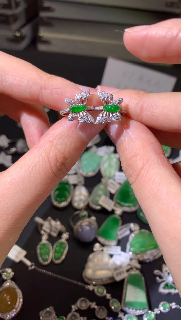 翡翠18K金镶嵌吊坠(不含链)耳包