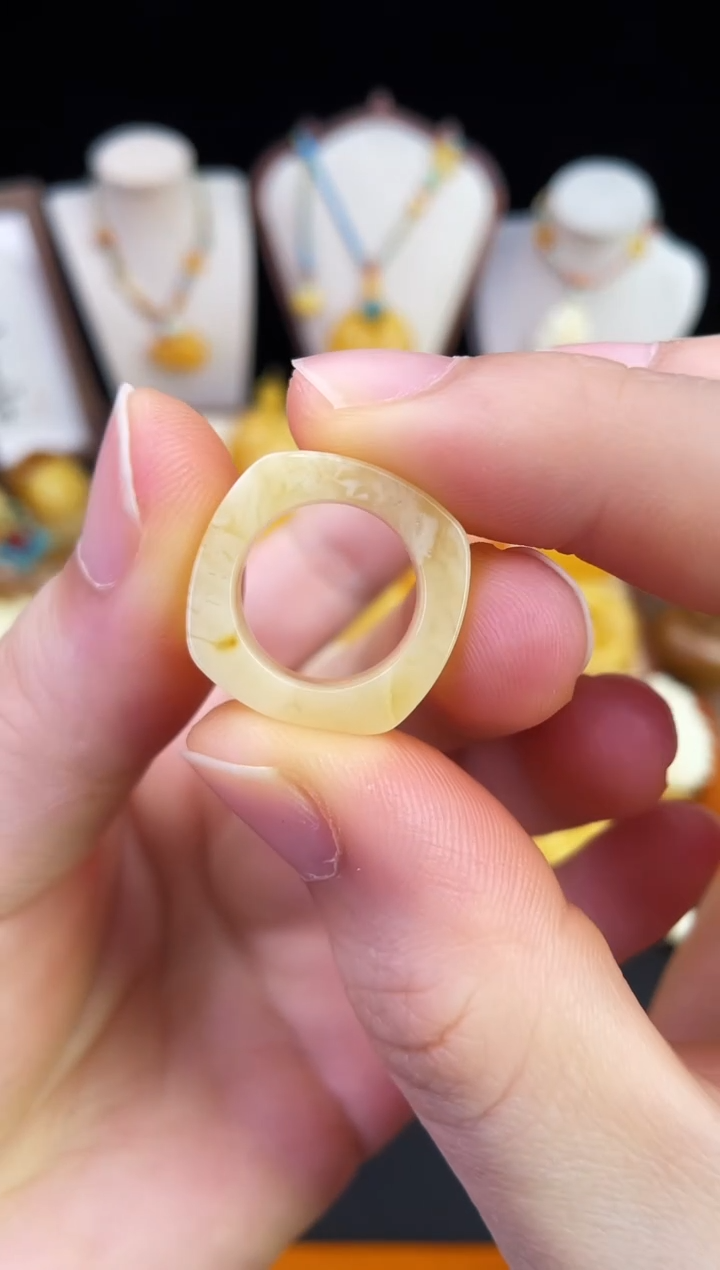 琥珀未镶嵌珠宝奇石柒月